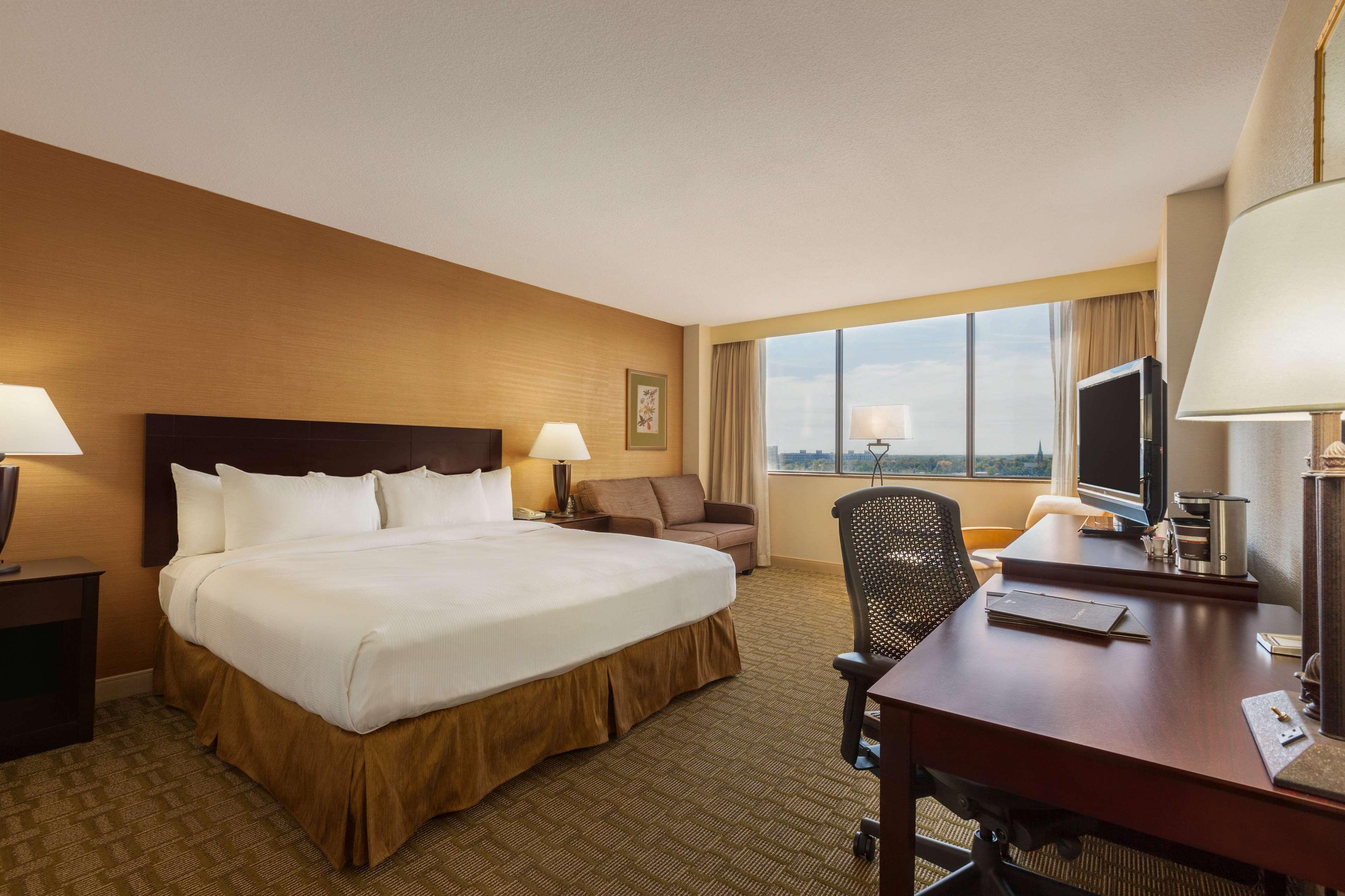 Hilton Fort Wayne At The Grand Wayne Convention Center (Adults Only) Екстериор снимка