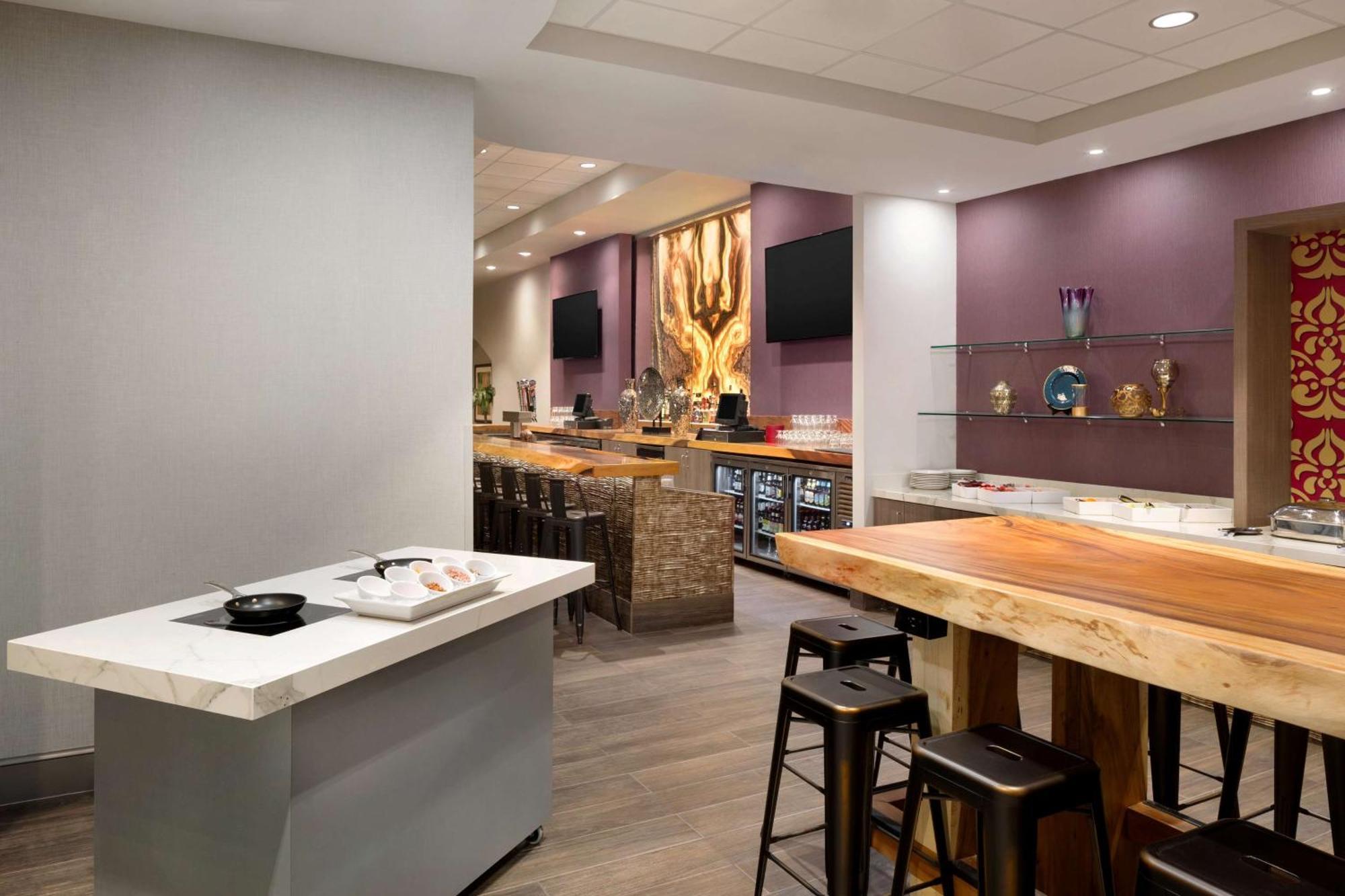 Hilton Fort Wayne At The Grand Wayne Convention Center (Adults Only) Екстериор снимка