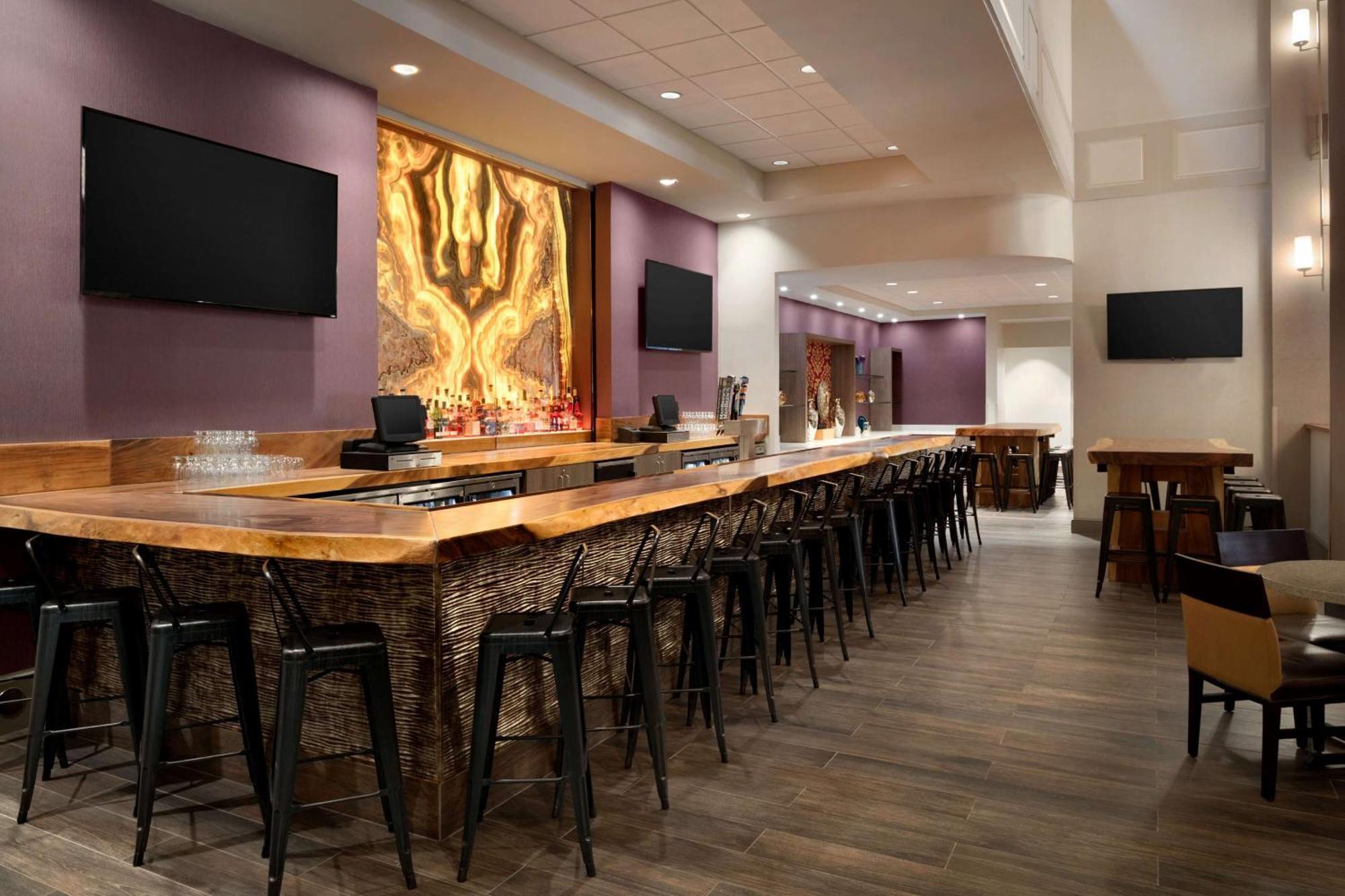 Hilton Fort Wayne At The Grand Wayne Convention Center (Adults Only) Екстериор снимка