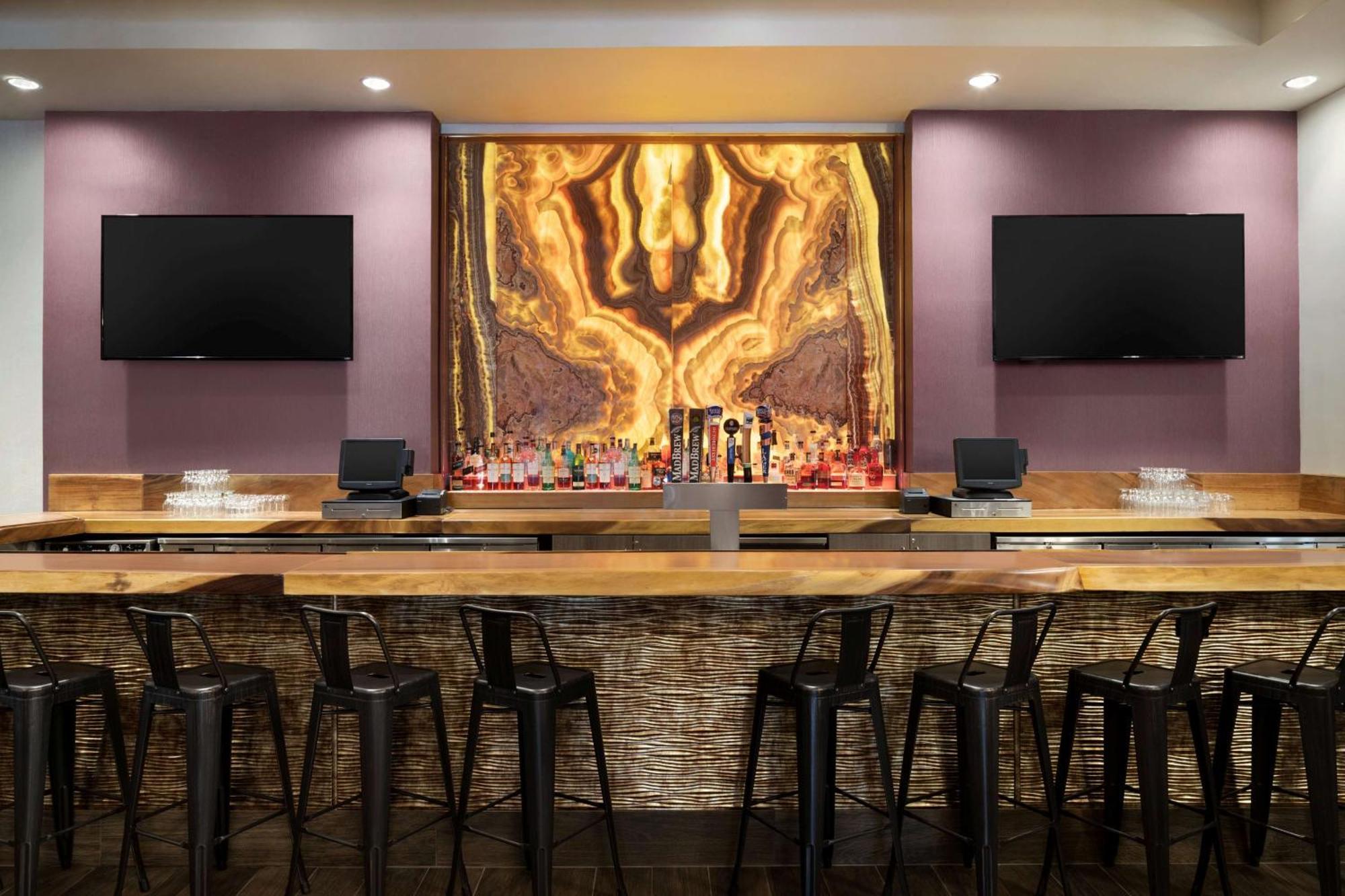 Hilton Fort Wayne At The Grand Wayne Convention Center (Adults Only) Екстериор снимка
