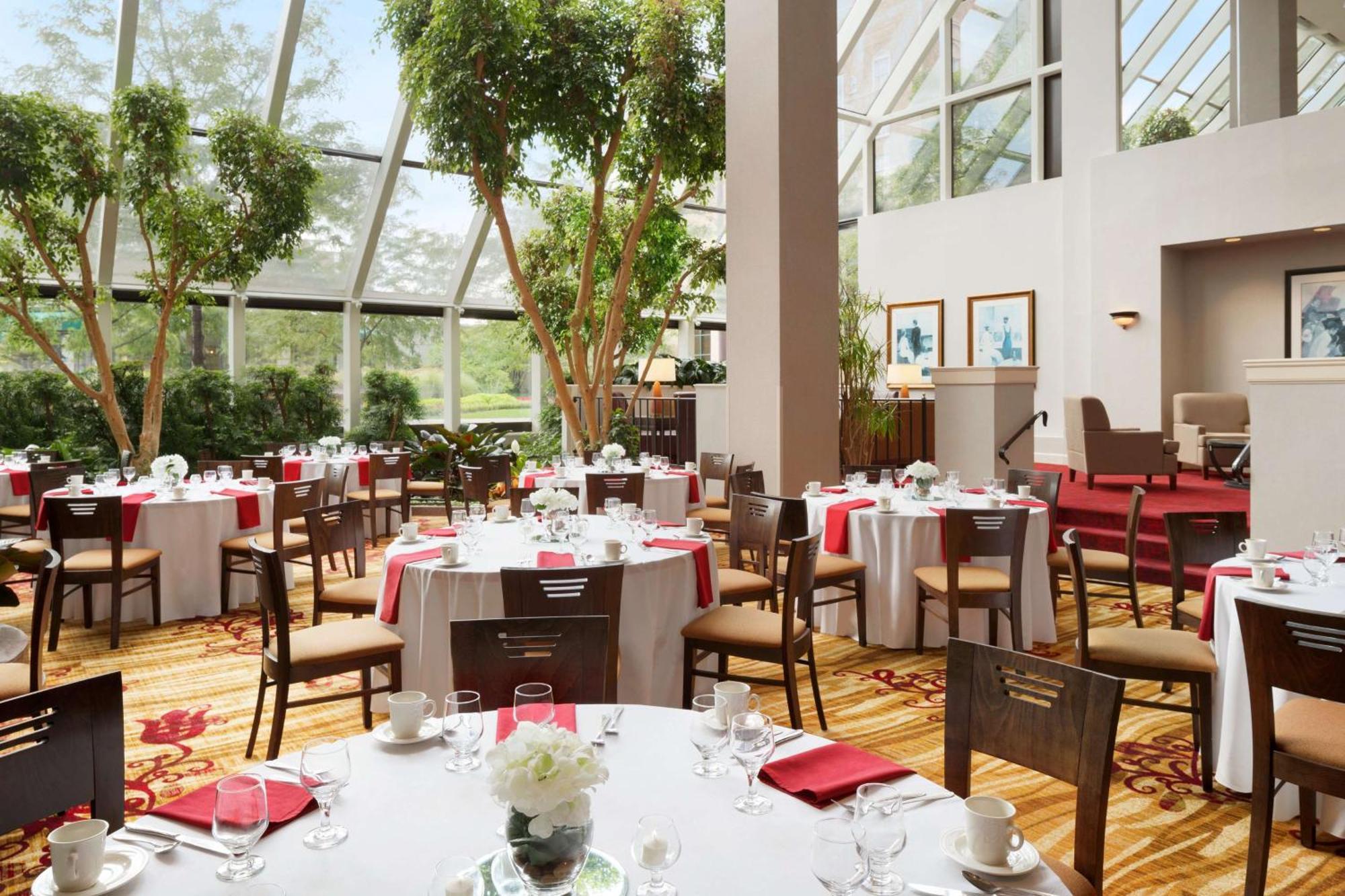 Hilton Fort Wayne At The Grand Wayne Convention Center (Adults Only) Екстериор снимка