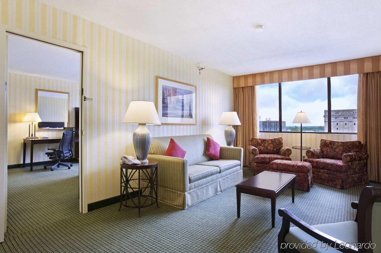 Hilton Fort Wayne At The Grand Wayne Convention Center (Adults Only) Стая снимка