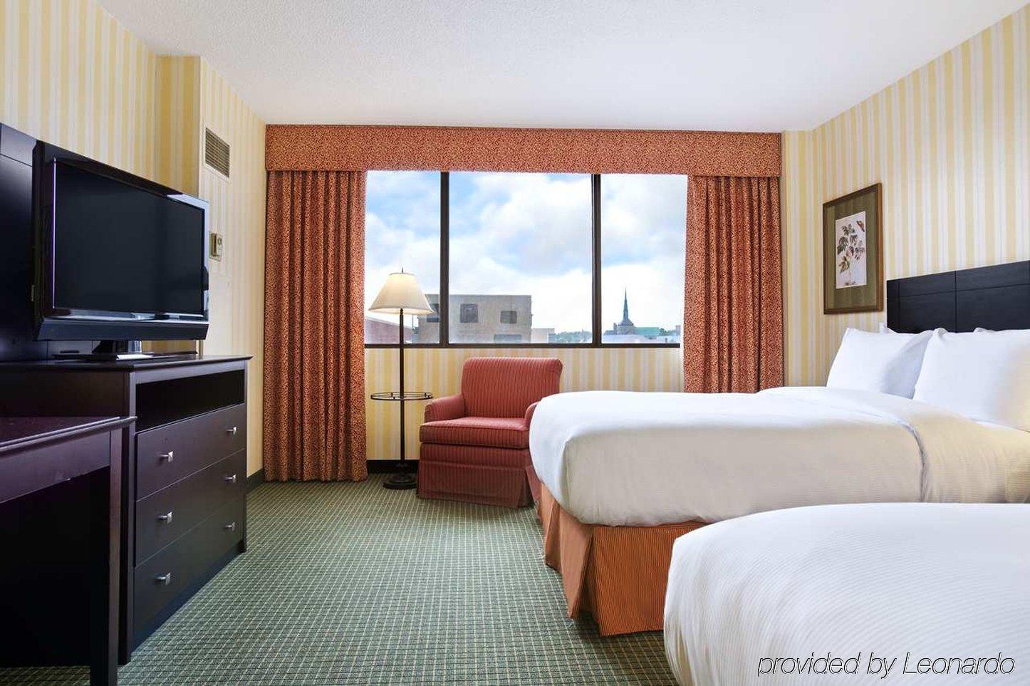 Hilton Fort Wayne At The Grand Wayne Convention Center (Adults Only) Стая снимка