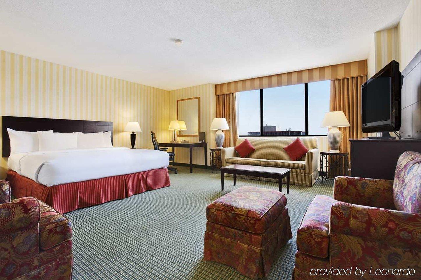 Hilton Fort Wayne At The Grand Wayne Convention Center (Adults Only) Стая снимка