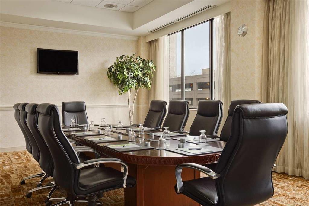 Hilton Fort Wayne At The Grand Wayne Convention Center (Adults Only) Бизнес снимка