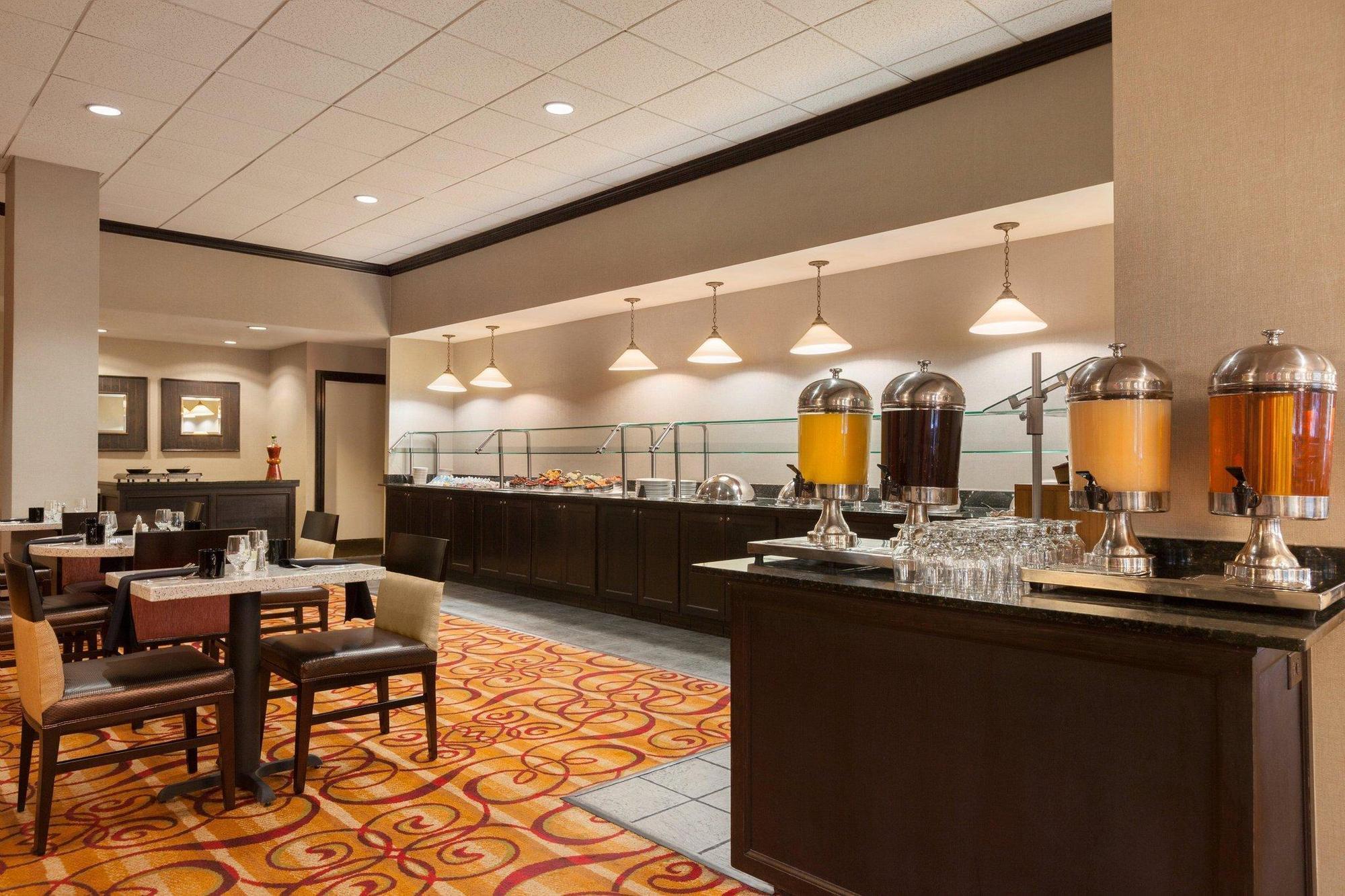 Hilton Fort Wayne At The Grand Wayne Convention Center (Adults Only) Екстериор снимка